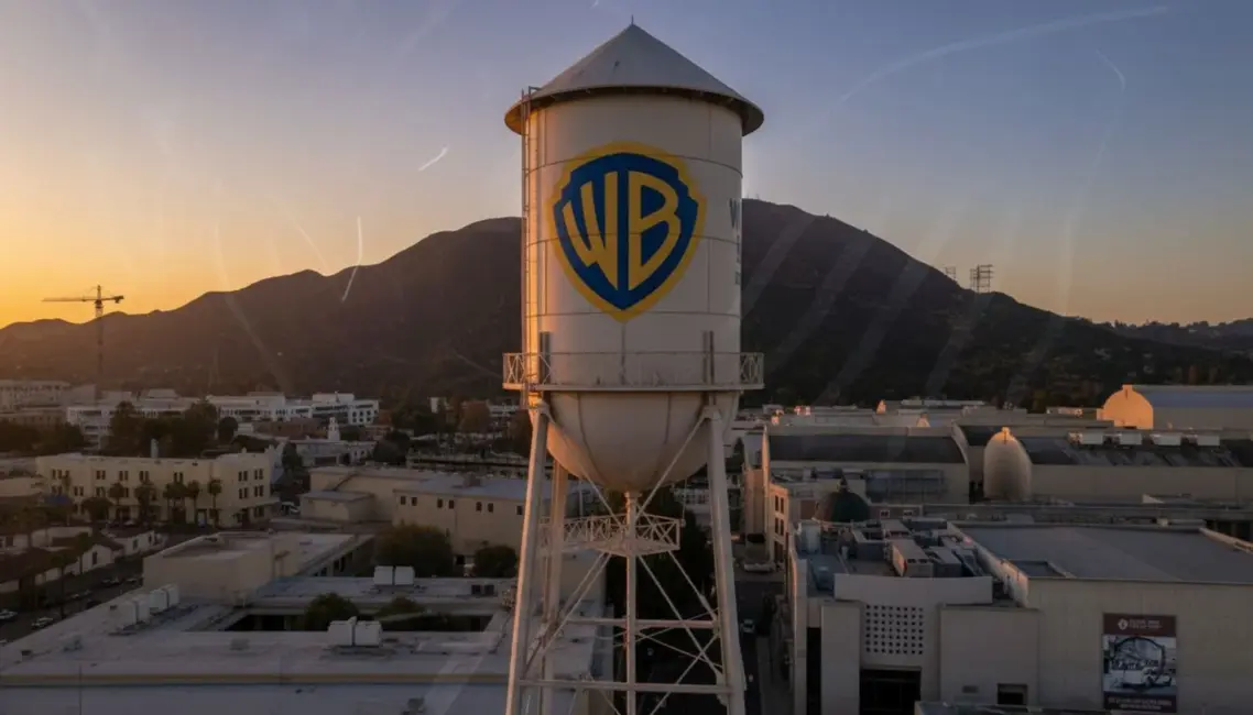 Holivudas grandu cīņa par "Warner Bros. Discovery": "Paramount" izvirza dāsnu 108 miljardu dolāru piedāvājumu