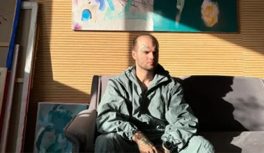 Iemūžināts audeklā: Ukrainas karavīrs glezno gadu cīņā pret Krievijas karu