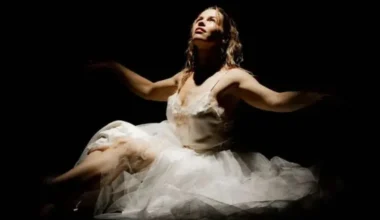 Ilze Rijniece iepazīstina ar jauno skatuves vārdu Āriya un laiž klajā ziemīgu dziesmu "Nosnigt"