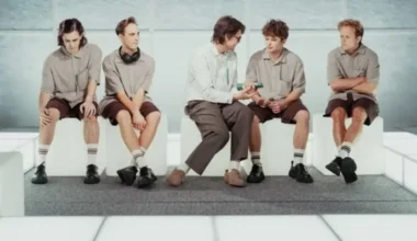 Izrāde "Bastardi" – jaunības maksimālisms uz pūstošās izglītības sistēmas fona