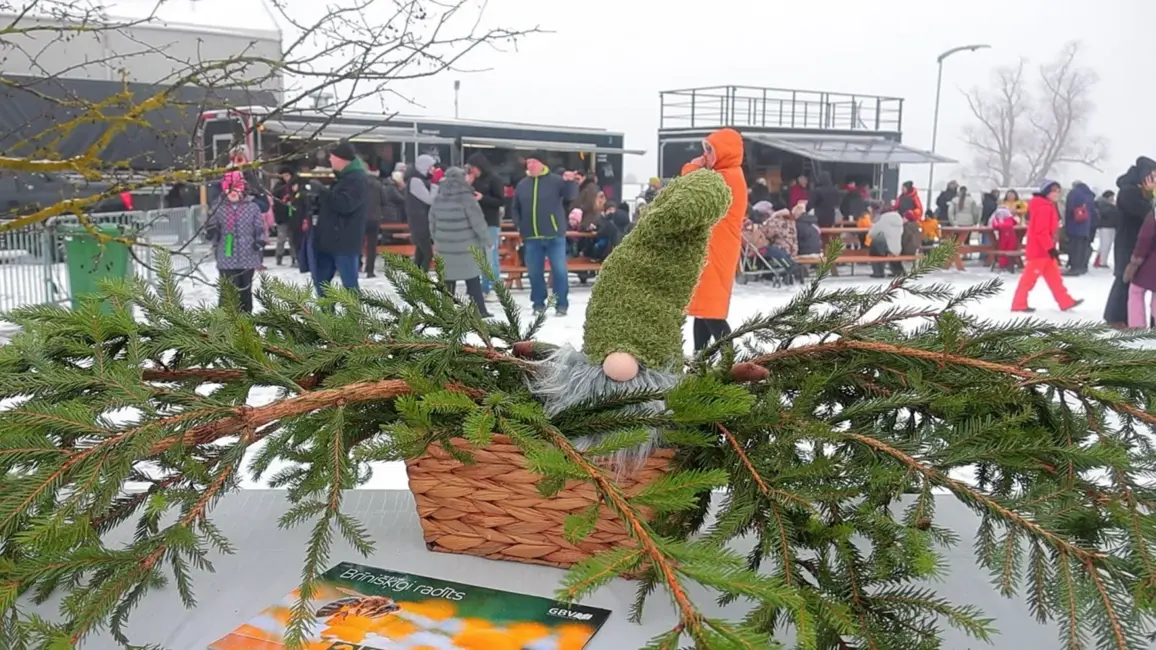 Jelgava svin Ziemassvētkus kopā: Pasta sala pulcē ģimenes ar funkcionāliem traucējumiem īpašā pasākumā