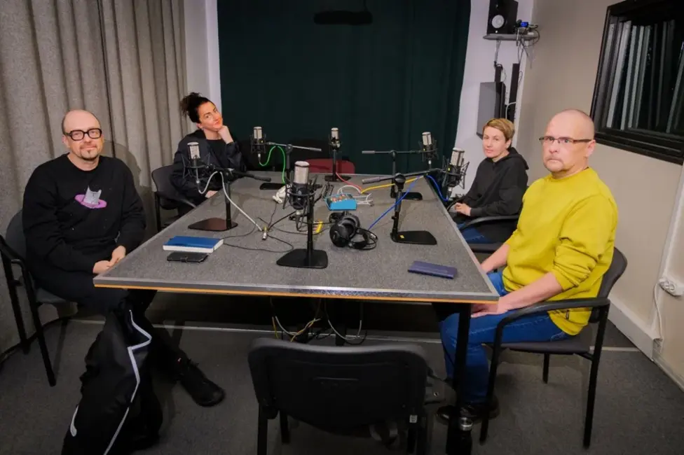 Kolektīvā atmiņa un traumu transformācija mākslā: saruna ar režisori, mākslinieci un vēsturnieku