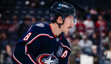 Kolumbusa 'Blue Jackets' aizsargs Zaks Verenskis traumas dēļ noņemts no laukuma, taču baumas par lūzumu neapstiprinās