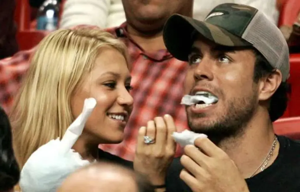 Kurņikova un Iglesiass sveic ceturto atvasi ar sirdi aizkustinošu ģimenes foto