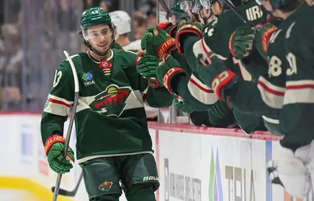 Kvins Hjūzs “Wild” debijā pārsteidz ar vārtiem un pirmās zvaigznes godu