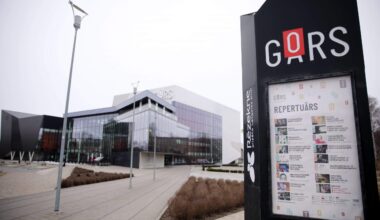 “Goru pārdos privātpersonai un mainīs visu latvisko repertuāru!” latvieši satraucas; vadības atbilde tikai “sašūmē” tautu vēl vairāk