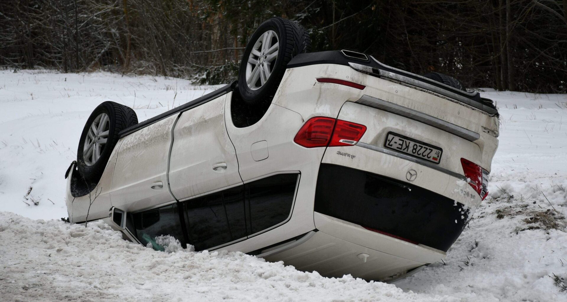VIDEO. “Jau divas avārijas, bet ceļa tīrītāja neviena, ko jūs gaidāt?” Mārtiņš nikns par gauso darbu uz A9