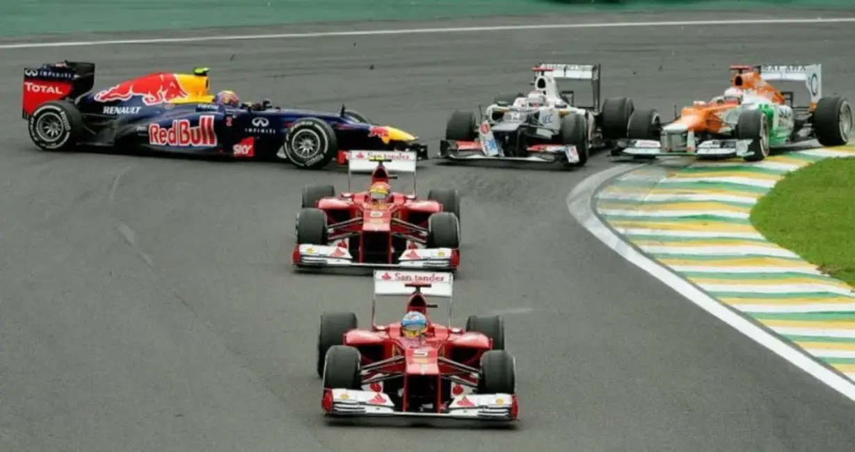 Lando Noriss Izcīna Pirmo F-1 Čempiontitulu: "McLaren" Atgriežas Slavas Virsotnē