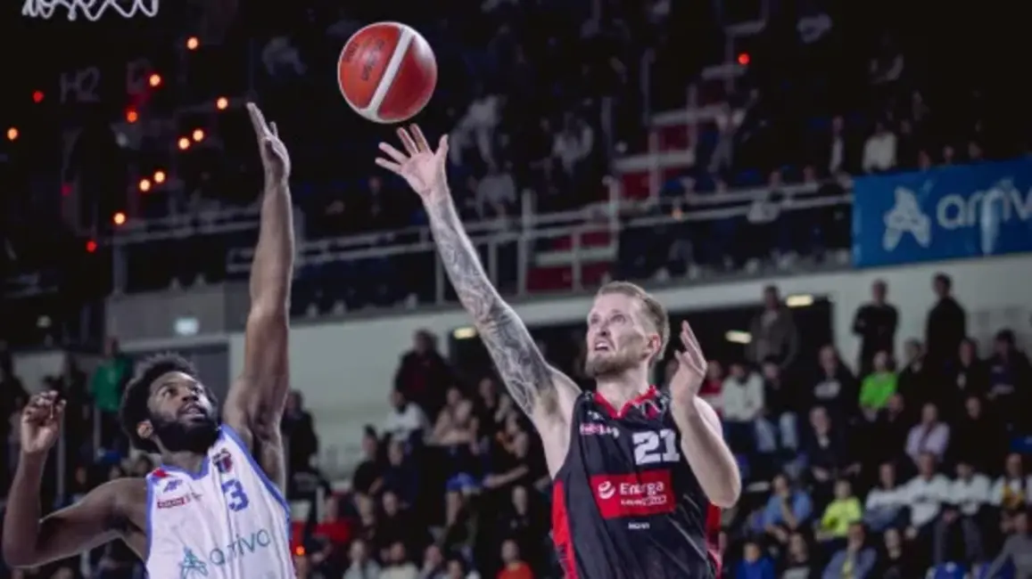 Latviešu duelī Polijā: Bagatska "Slask" droši uzveic Štelmahera un Šķēles "Czarni"