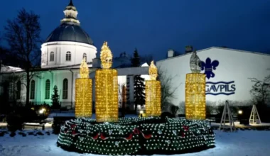 Latvijas Baznīcu Ziemassvētku Vēstījumi: No Kara Bažām un Vēlēšanu Analīzes Līdz Eltonam Džonam un Ellei