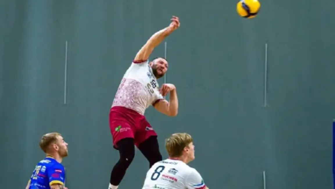 Latvijas čempionātā "Augšdaugavas" volejbolisti ar Puķīti sastāvā apspēlē bijušo grupas līderi Alītas "Ultra"