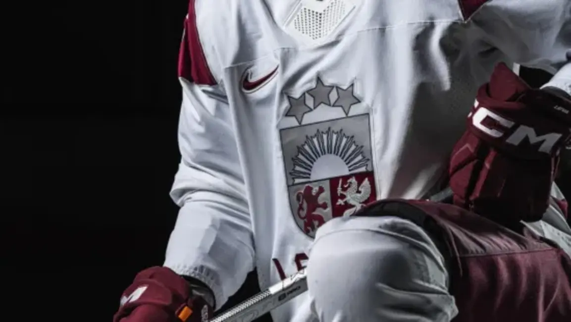 Latvijas hokeja izlase atklāj jauno olimpisko formu Milānai 2026