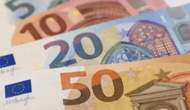 Latvijas iedzīvotāji dalās viedokļos par Krievijas iesaldēto aktīvu novirzīšanu Ukrainai