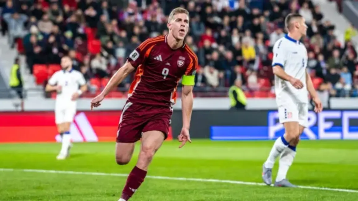 Latvijas izlases uzbrucējs Gutkovskis atgriežas Polijā, pievienojoties Gdiņas "Arka"