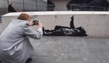 Leģendārais Benksijs apstiprina divu jaunu darbu autorību Londonā