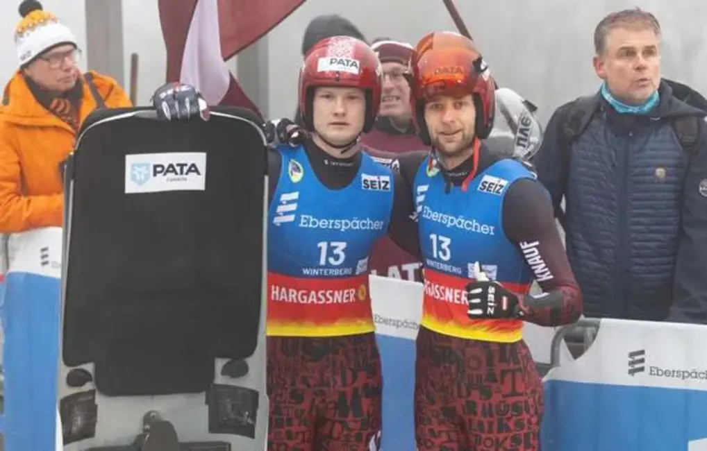 Leikplesidas Sudrabs Latvijai! Kamaniņu braucēji Bots/Plūme Pasaules kausa posmā ASV sasniedz pjedestāla otro pakāpienu