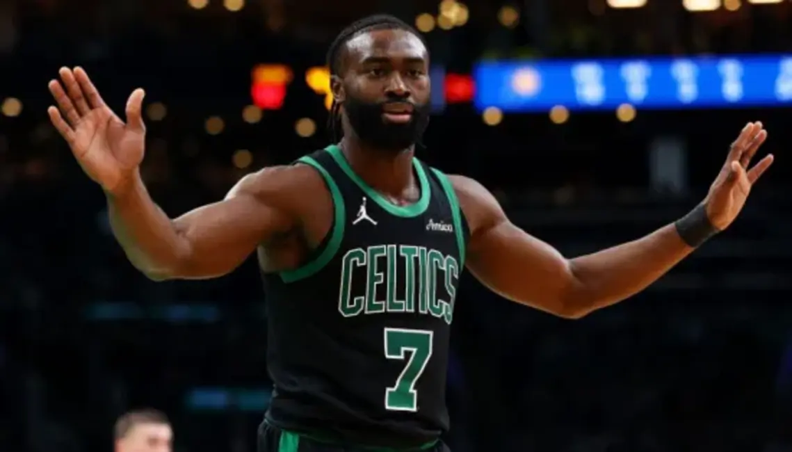 Lenards un Brauns atzīti par NBA nedēļas labākajiem spēlētājiem