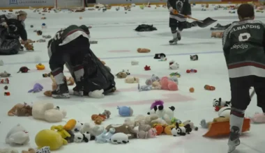 Liepājā atgriežas «Lāči lido»: Hokeja spēle, lai dāvinātu Ziemassvētkus Ukrainas bērniem