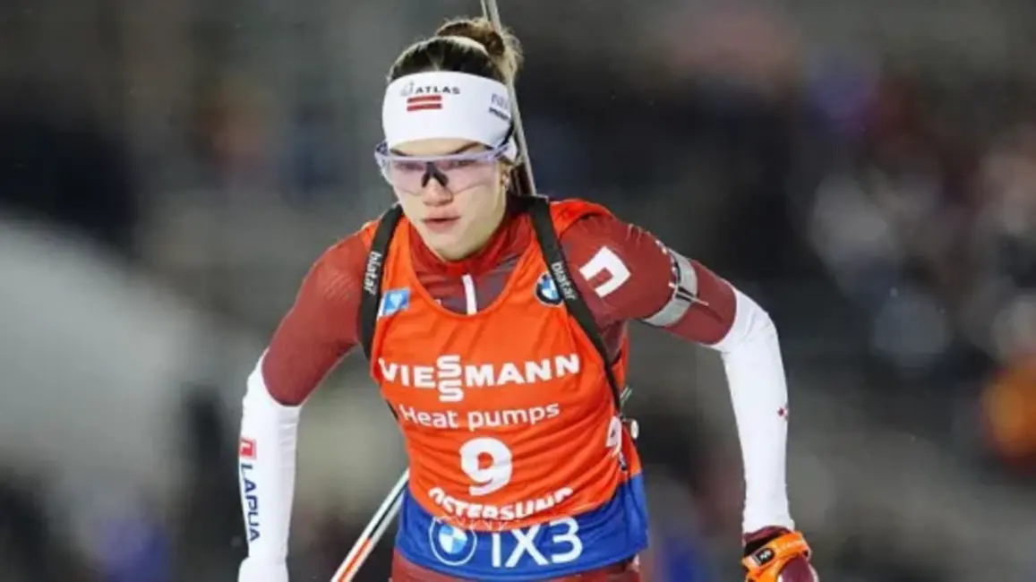 Liza Hauzere uzvar Pasaules kausa iedzīšanā, Estere Volfa labo karjeras rekordu