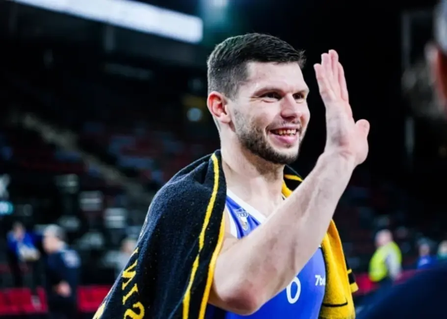 Lomažs gūst 18 punktus dramatiskā Eirokausa uzvarā pret Bagatska klubu