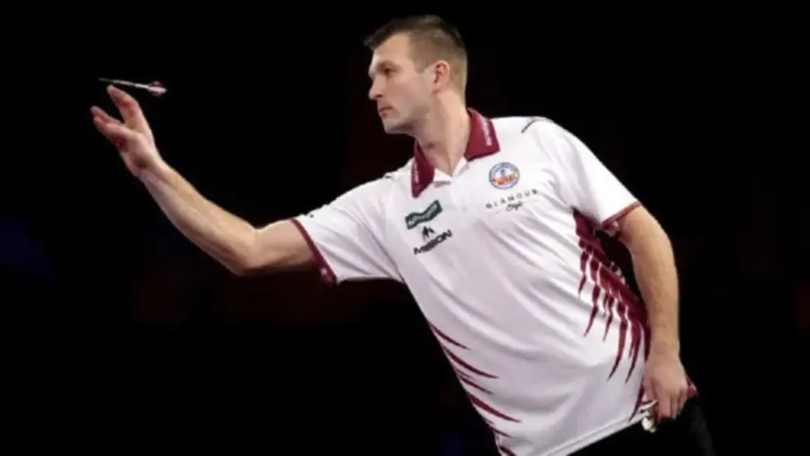 Madars Razma Pasaules Čempionāta Trešajā Spēlē Iesāks Vakarpusē: Latvijas Šautriņu Metējs Gatavojas Jaunam Izaicinājumam