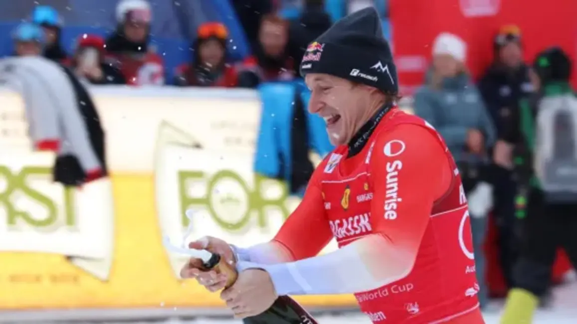 Marko Odermats sasniedz 50. uzvaru Pasaules kausā kalnu slēpošanā