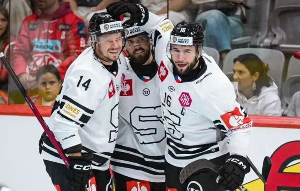 Mārtiņš Dzierkals izceļas ar diviem precīziem metieniem un ieved "Sparta" Špenglera kausa pusfinālā