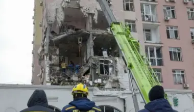 Masīvs Krievijas trieciens Ukrainas galvaspilsētai pirms Trampa un Zelenska tikšanās