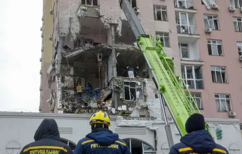 Masīvs Krievijas trieciens Ukrainas galvaspilsētai pirms Trampa un Zelenska tikšanās