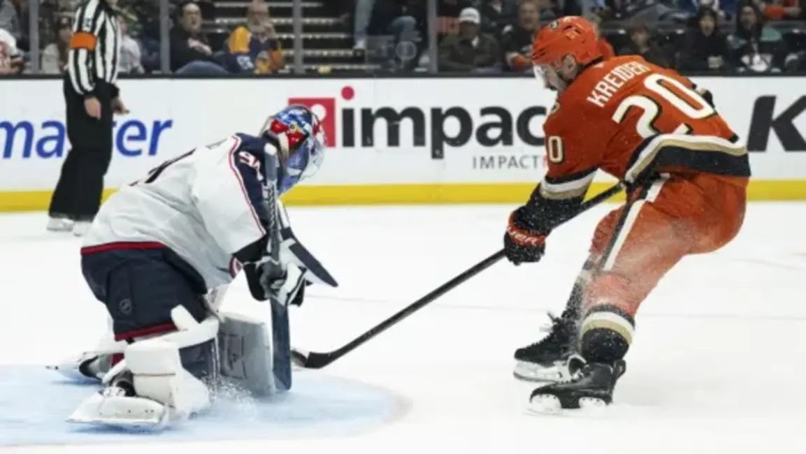 Merzļikins demonstrē meistarību, taču "Blue Jackets" pagarinājumā zaudē spēcīgajiem "Ducks"