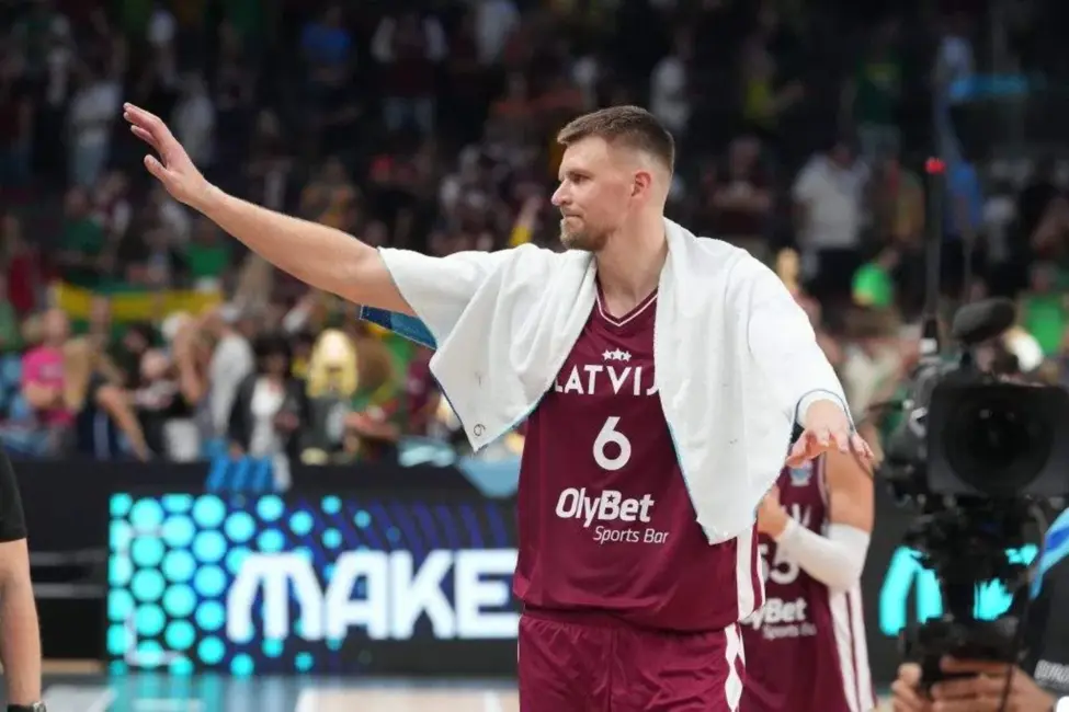 Noslēpumainā slimība: Kristaps Porziņģis saskaras ar arvien lielākām veselības problēmām