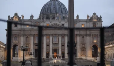 Pāvests Leonards XIV Ziemassvētkos Vatikāna garīdzniekiem: Beidziet varas spēles un personiskās intereses