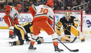 “Penguins” izlaiž četru vārtu pārsvaru un zaudē papildlaikā – Šilovam 26 atvairīti metieni