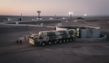 Pentagons atklāj: Ķīna uzstāda vairāk nekā 100 jaunu kontinentālo raķešu DF-31 šahtās