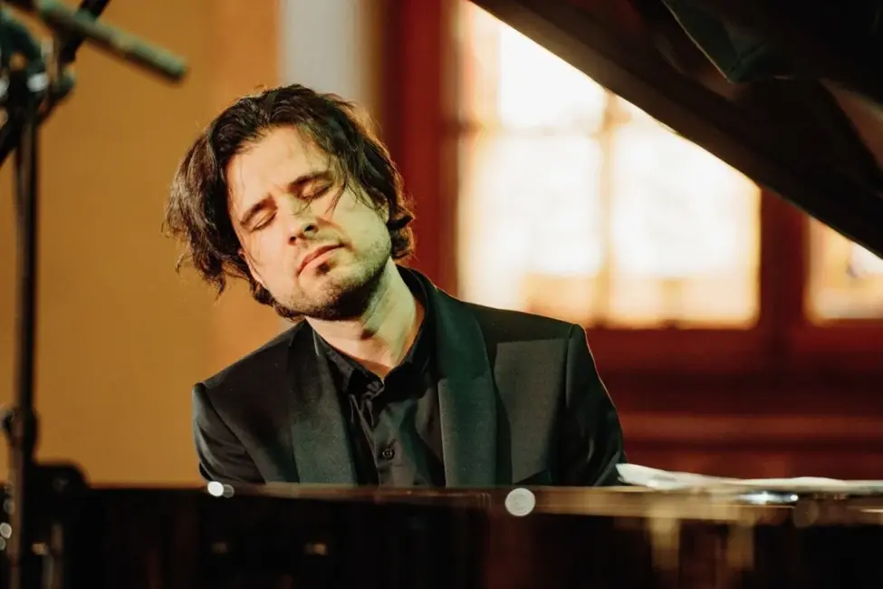 Pianists Andrejs Osokins: No gadsimtu noslēpumiem līdz Ukrainas atbalstam – mūzika kā atslēga cilvēcībai