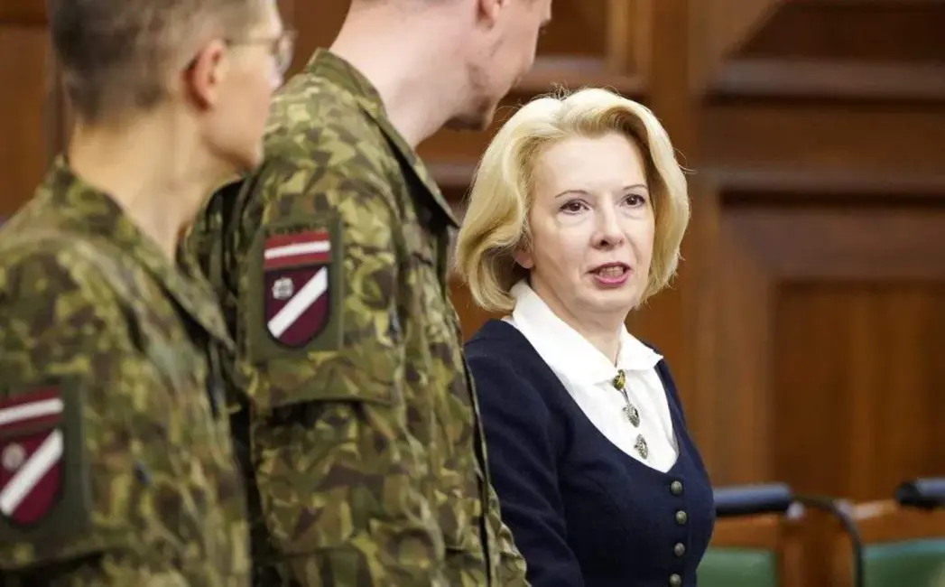 Pilsonības piešķiršana par “īpašiem nopelniem”: Mūrnieces vadītā komisija pamato lēmumu par labu dokumentālistam Manskim