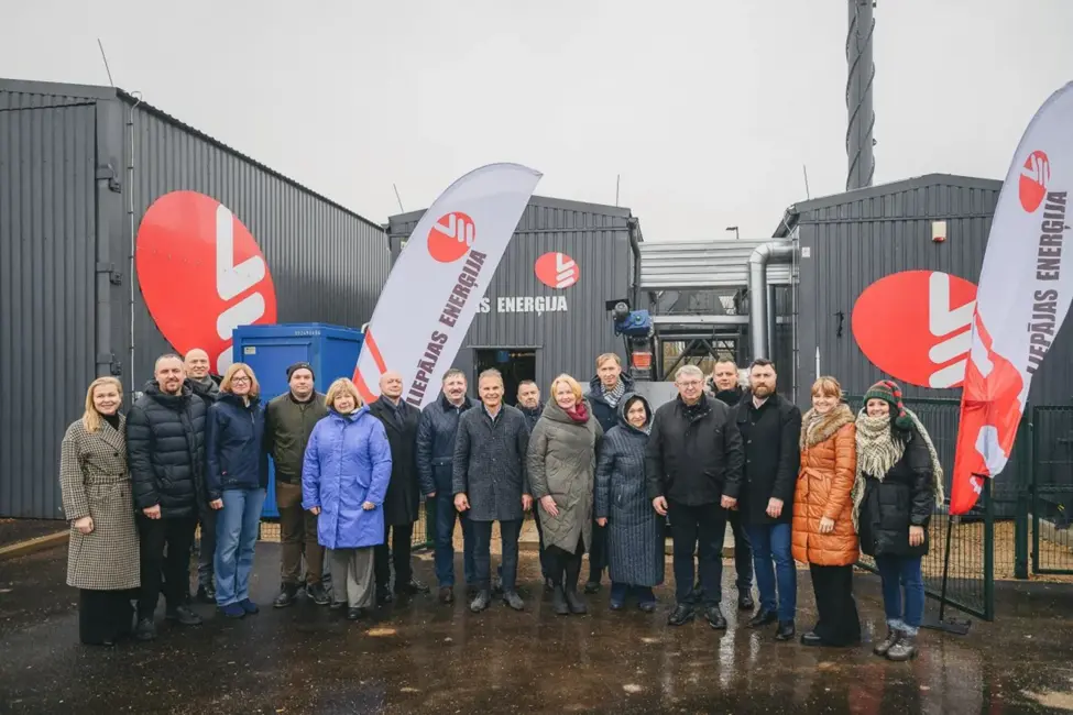 Priekulē svinīgi atklāj modernu un videi draudzīgu šķeldas katlumāju par 2,5 miljoniem eiro