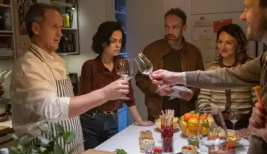 Publicēts Dž. Dž. Džilindžera melnās komēdijas "Perfektie" treileris; pirmizrāde - 2026. gada 11. februārī