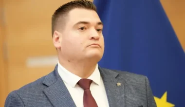 Ratnieks aptur lēmumprojektu par "Rīgas namu pārvaldnieka" pārdošanu, aicina uz plašāku diskusiju