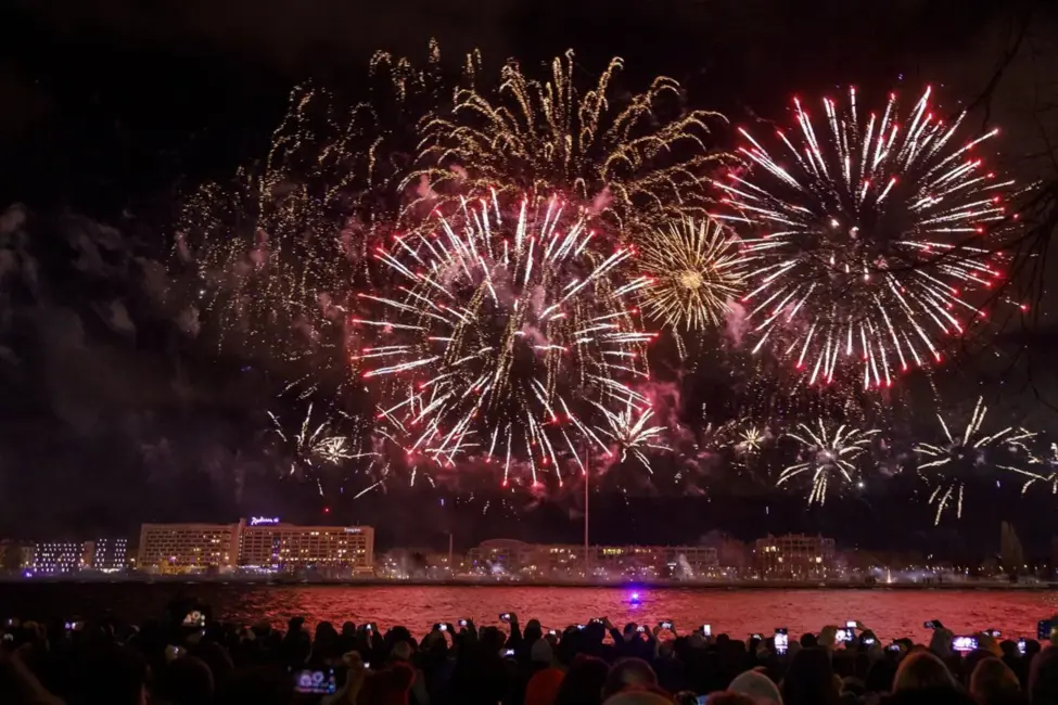 Rīgas dome Pastiprina Pirotehnikas Ierobežojumus: Uguņošana Gadu Mijā Pēc Agresorvalsts Laika Aizliegta