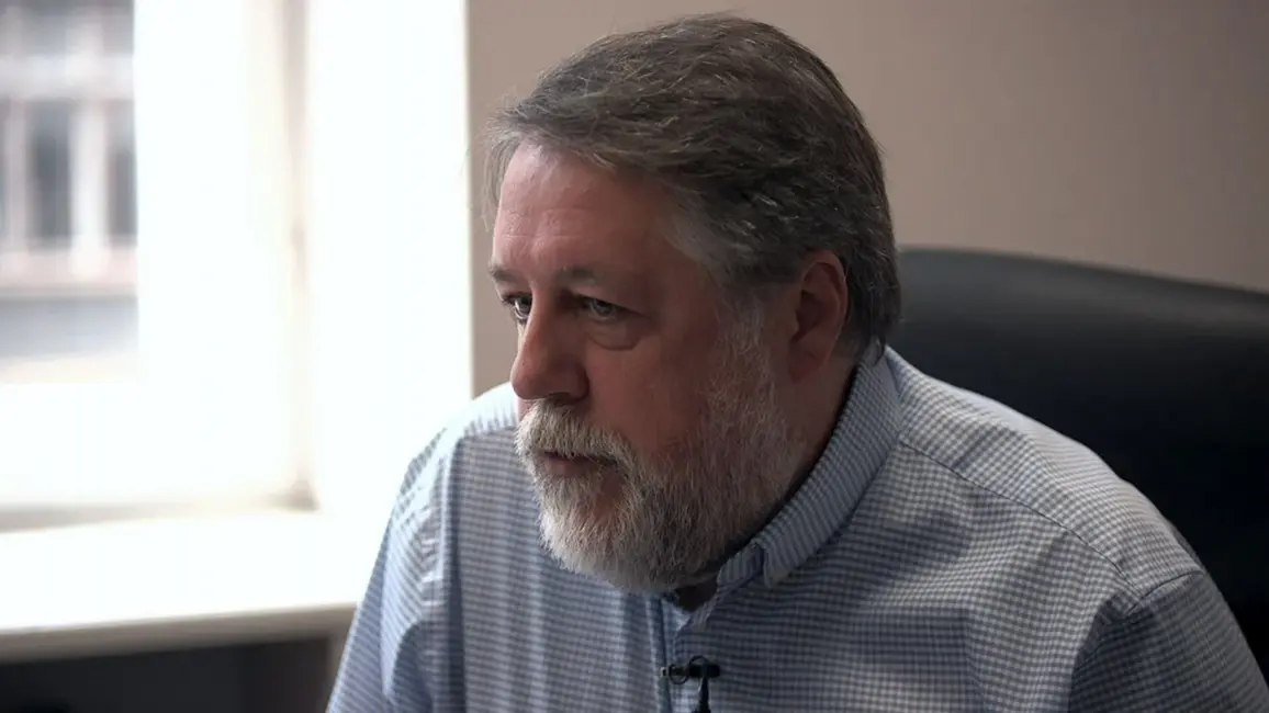 Saeima piešķir Latvijas pilsonību dokumentālistam Vitālijam Manskim par īpašiem nopelniem