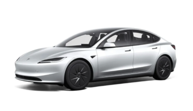 “Tesla” Eiropā sāk piedāvāt lētāku “Model 3” versiju