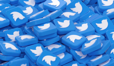 “Operation Bluebird” vēlas iegūt “Twitter” preču zīmi, taču “X” pret to stingri iebilst