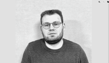 “Ignorēja vispārpieņemtās uzvedības normas” – žurnālists Rēzeknē, veicot darba pienākumus, demonstrē necieņu