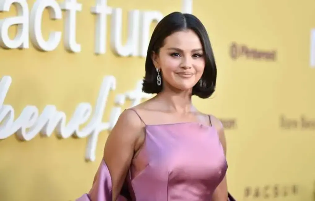 Selēna Gomesa beidzot atklāj patieso iemeslu savas balsu izmaiņām