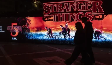 Seriāls “Stranger Things” nostiprinājis pozīcijas kā visu laiku populārākais “Netflix” šovs