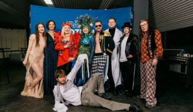 Sociāls protests un alkas pēc mīlestības: «Pārdziedi mani!» izdzied dziesmas, kas mainīja pasauli