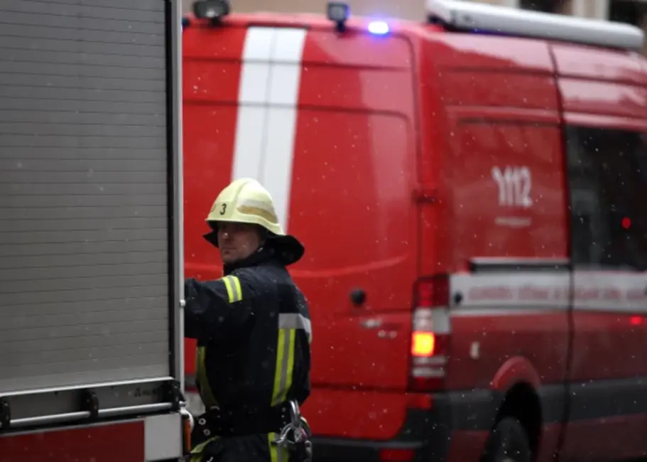 Traģēdija Rēzeknes novadā: nodeg dzīvojamā māja, bojā gājuši divi cilvēki