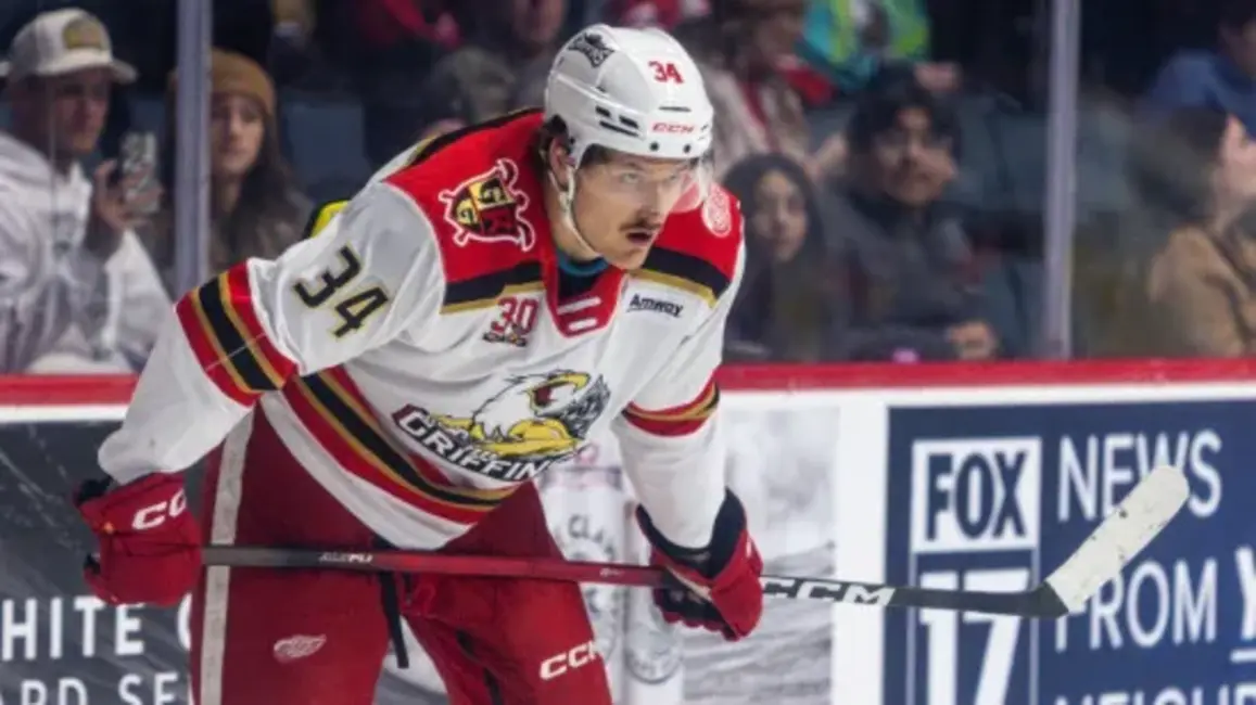 Tralmaks AHL Uzliesmo: Vārti un Piespēle Nes Grendrepidsai Uzvaru, Mateiko Iegūst Punktu Latviešu Duelī