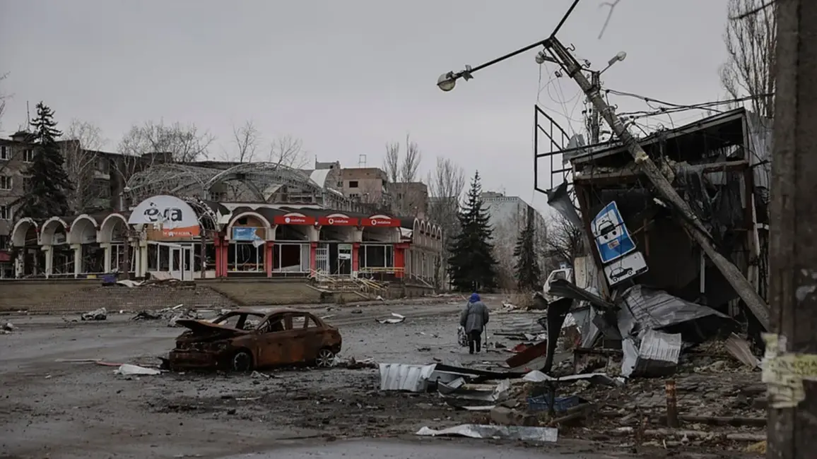 Ukraina veic vairākus triecienus Krievijas objektiem: bojāts naftas termināls, kuģi un iznīcinātāji